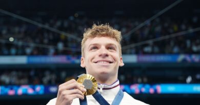 Léon Marchand holte in Paris viermal olympisches Gold.