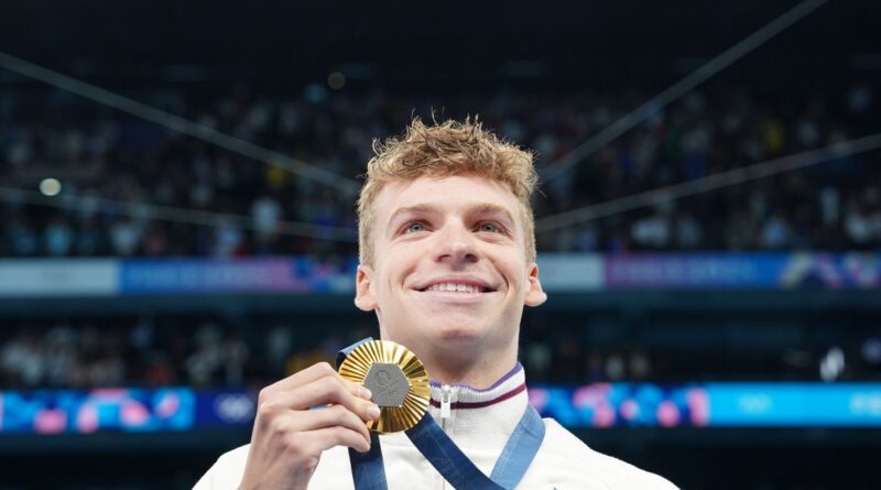 Léon Marchand holte in Paris viermal olympisches Gold.