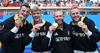 Der deutsche Kajak-Vierer holt zum dritten Mal hintereinander Olympia-Gold.