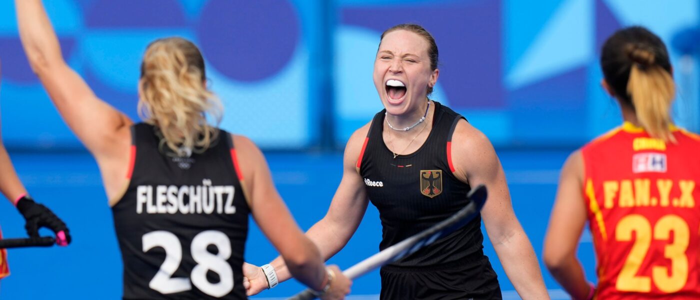 Die deutschen Hockey-Frauen bejubeln den Einzug in das Viertelfinale.