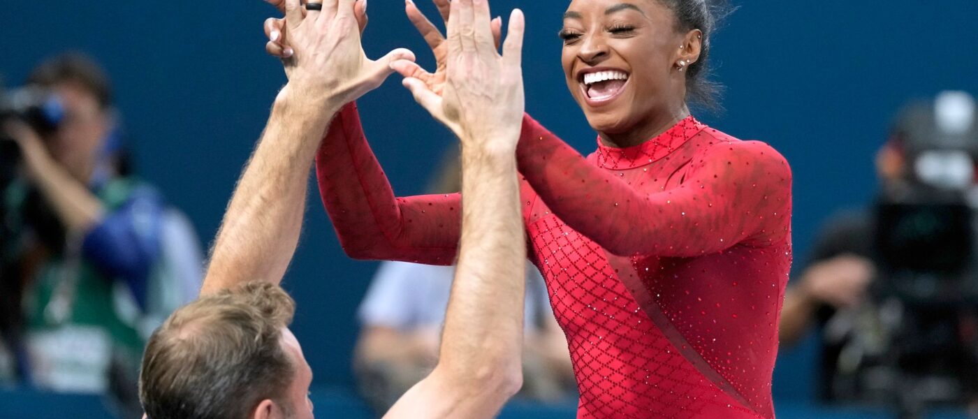 Feiert ihren dritten Triumph in Paris: Simone Biles.