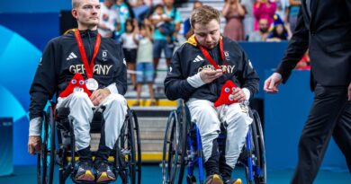 Silber für das Tischtennis-Doppel Thomas Schmidberger (l) und Valentin Baus (r).