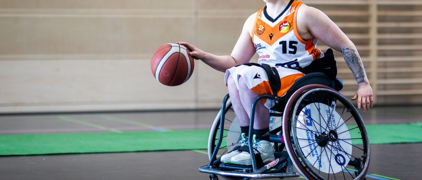 Profi-Rollstuhlbasketballerin Vanessa Erskine spielt in der Liga in einem Männer-Team.