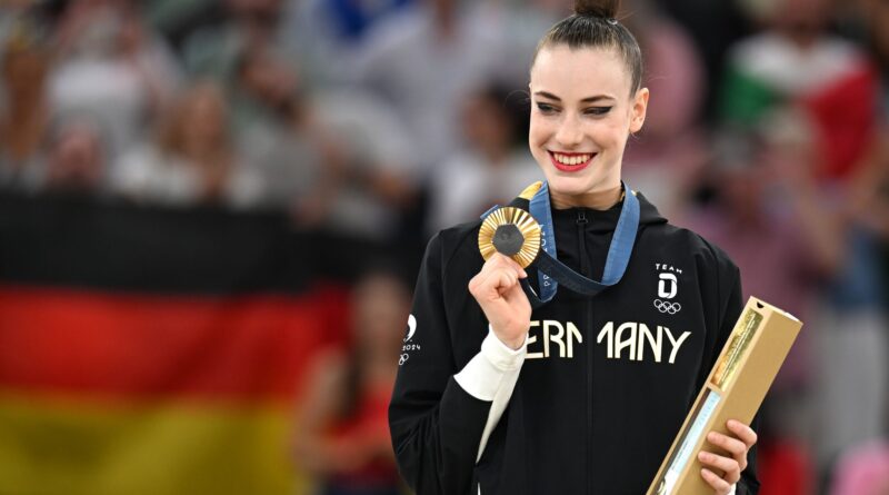 Darja Varfolomeev ist Olympiasiegerin und hat für dieses Ziel eine Ehrenrunde in der Schule in Kauf genommen.