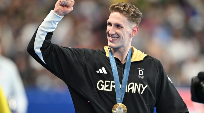 Lukas Märtens hat als erster deutscher Mann seit 1988 Olympia-Gold im Beckenschwimmen gewonnen.