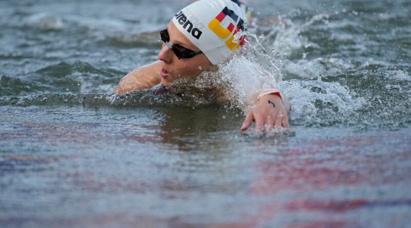 Leonie Beck berichtet von Krankheitssymptomen nach ihrem Rennen in der Seine.