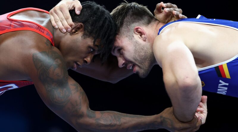 Frühes Aus: Erik Thiele (r.) scheiterte bei den Olympischen Spielen im Achtelfinale.