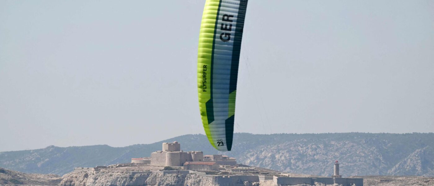 Der Deutsche Jannis Maus feiert mit den Kitesurfern Olympia-Premiere.