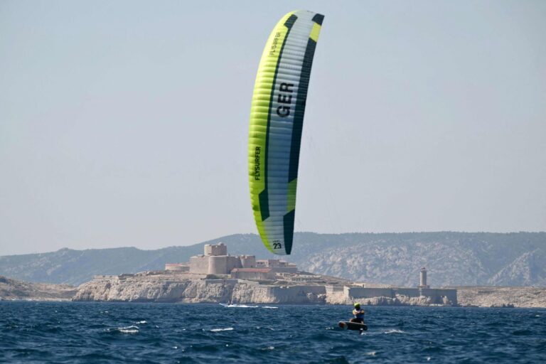 Der Deutsche Jannis Maus feiert mit den Kitesurfern Olympia-Premiere.