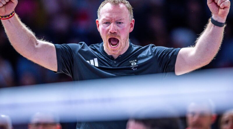 Christoph Herzog freut sich auf das Halbfinale im Sitzvolleyball.