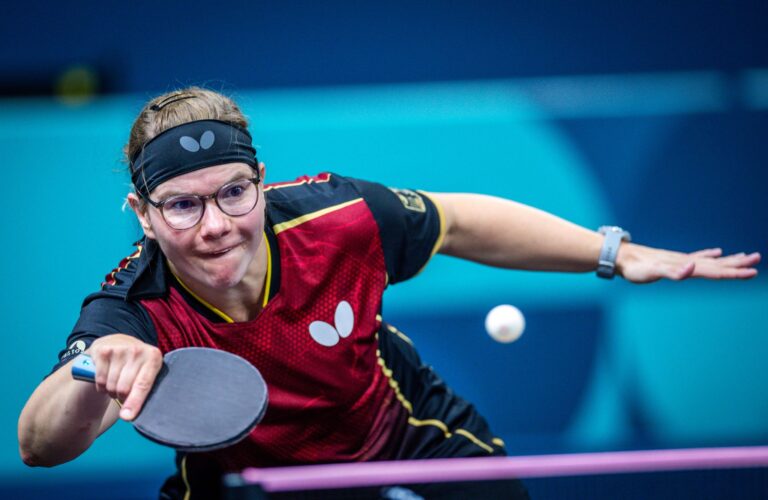 Tischtennisspielerin Juliane Wolf hat bei den Paralympics die Bronzemedaille gewonnen.