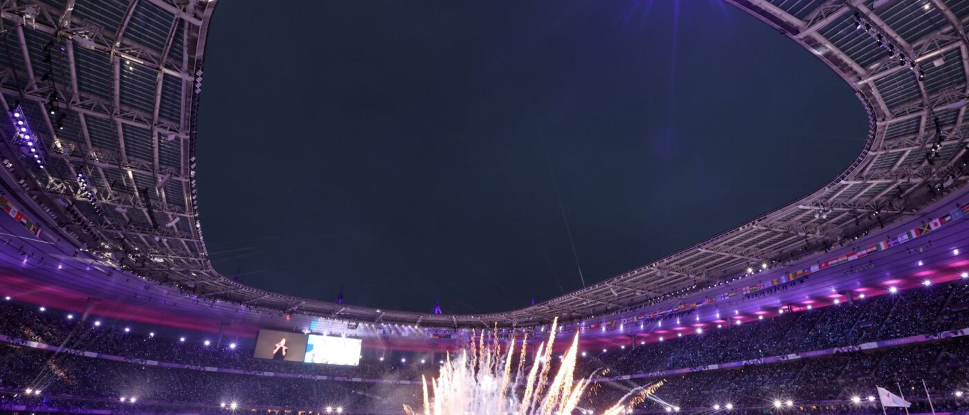 Die Abschiedszeremonie im Stade de France hat begonnen.