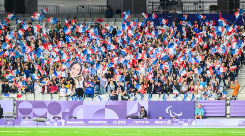 Die Fans im Stade de France haben Transgender-Sprinterin Valentina Petrillo positiv in Empfang genommen.