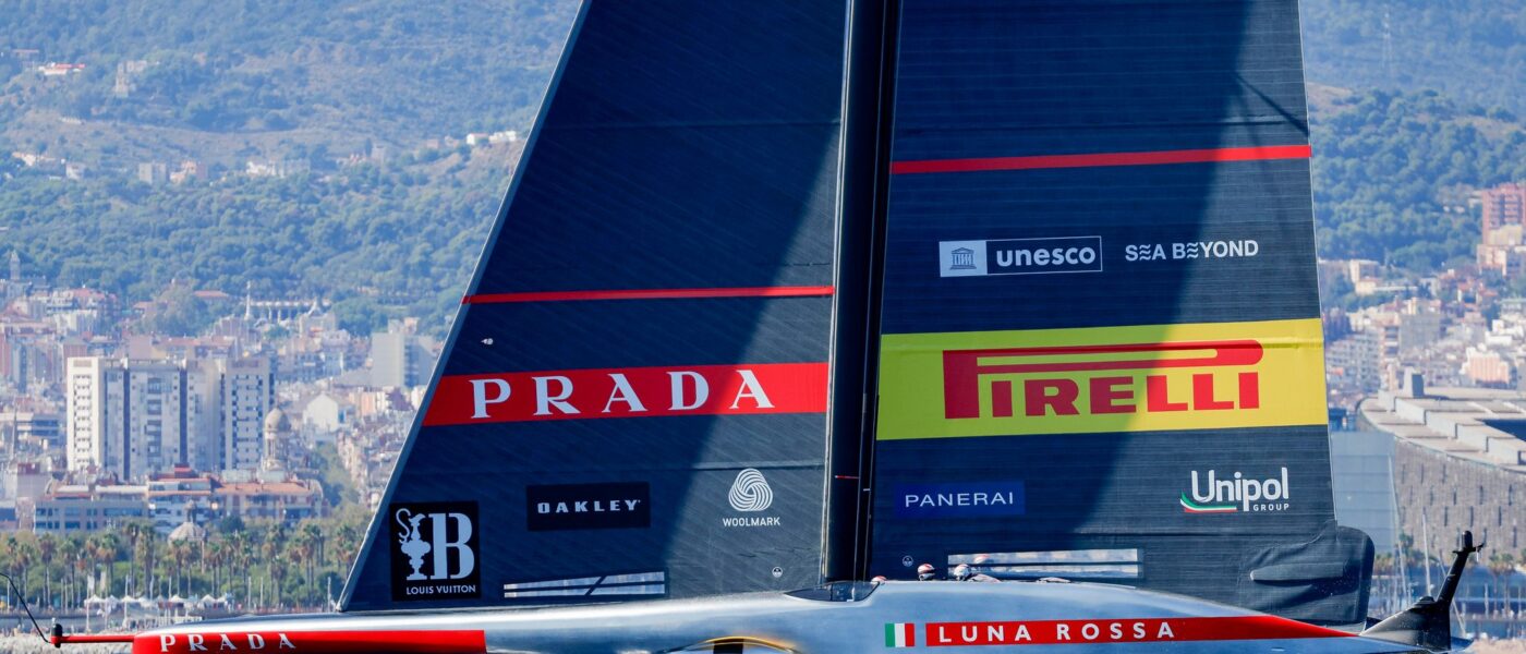 Segelt um die Teilnahme am 37. America's Cup: das AC75-Boot des italienischen Luna Rosa Prada Pirelli Teams.