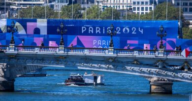 Mit einer großen Parade und Party verabschiedet Paris sich von den Olympischen Sommerspielen.