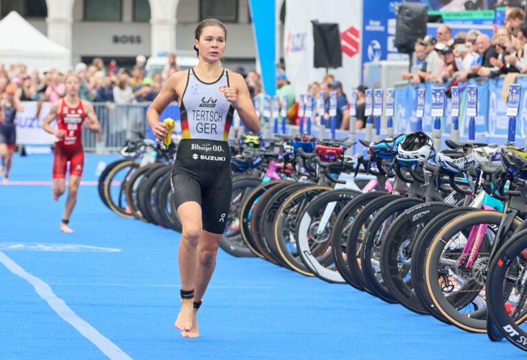 In China feiert Lisa Tertsch ihren ersten Sieg in der World Triathlon Championship Serie.