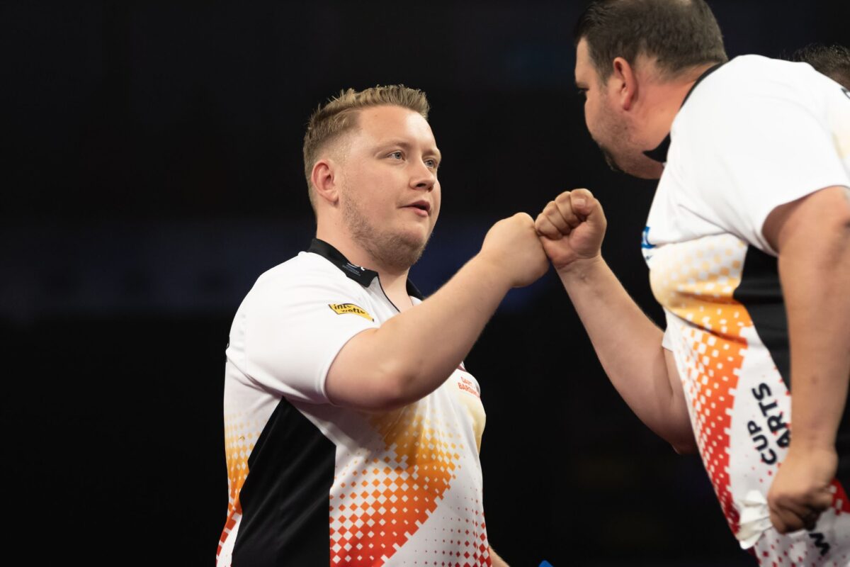 Starteten bei der Darts-EM in Dortmund: Gabriel Clemens (Deutschland, r) und Martin Schindler (Deutschland).