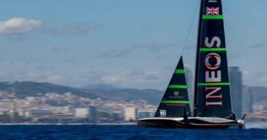 Das Team Ineos Britannia fordert den America's-Cup-Titelverteidiger Neuseeland heraus.