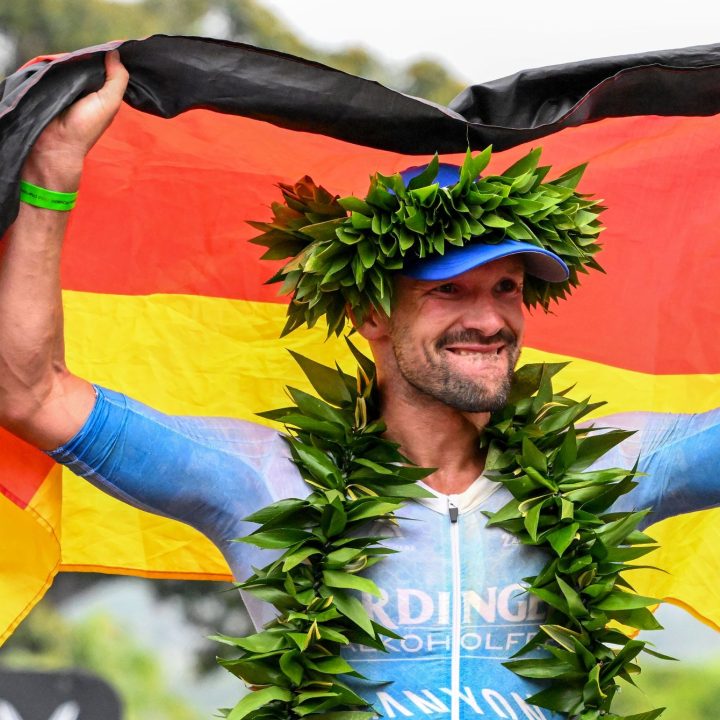 Stolzer Sieger: Patrick Lange gewinnt den Ironman auf Hawaii und jubelt. Foto: Donald Miralle/IRONMAN/dpa